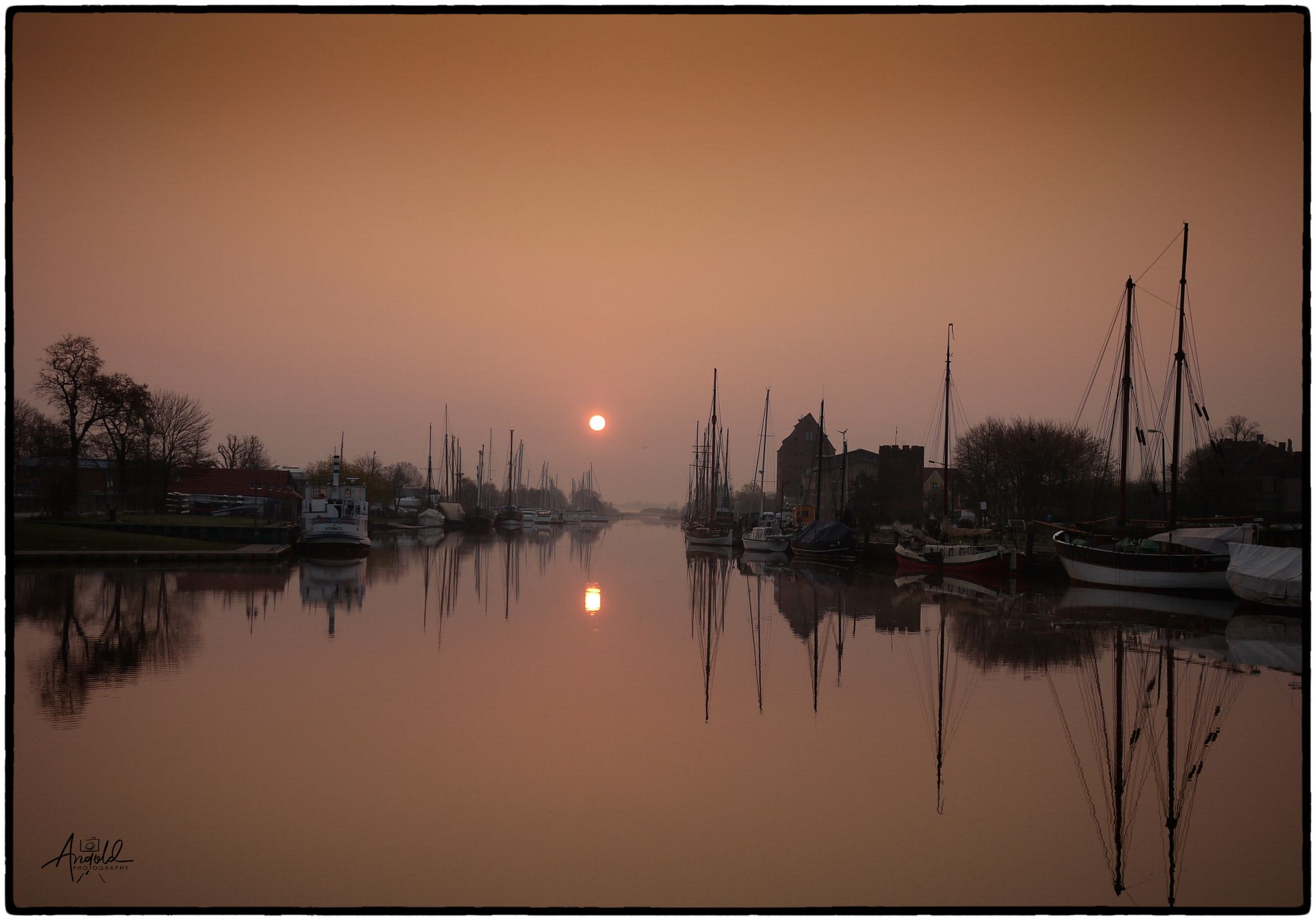  1050678a 2 49752669592 o